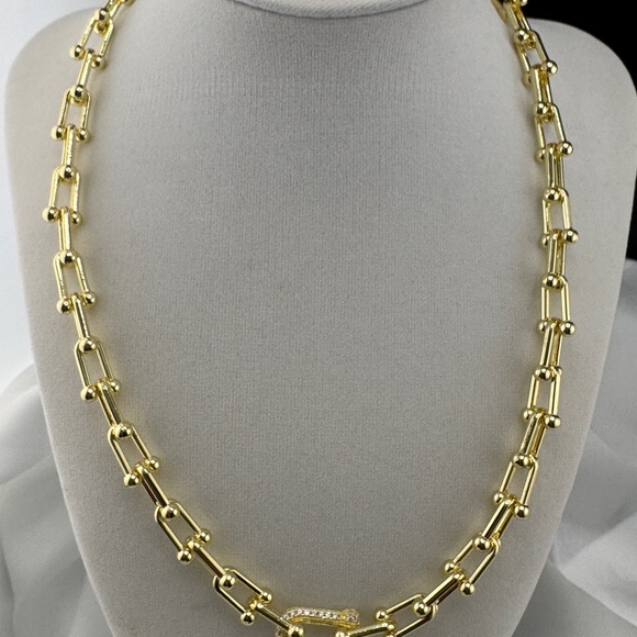 Luxe Gold Link Necklace - Picture 3 of 6